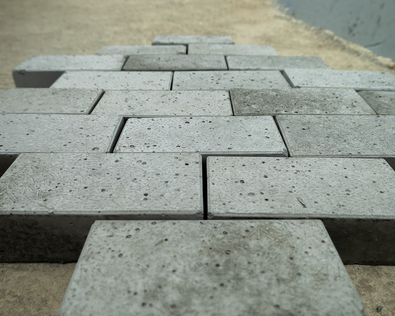 Low-carbon construction materials